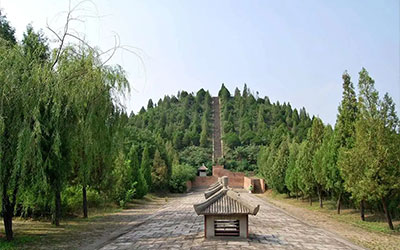 巍峨壮观的地上陵园