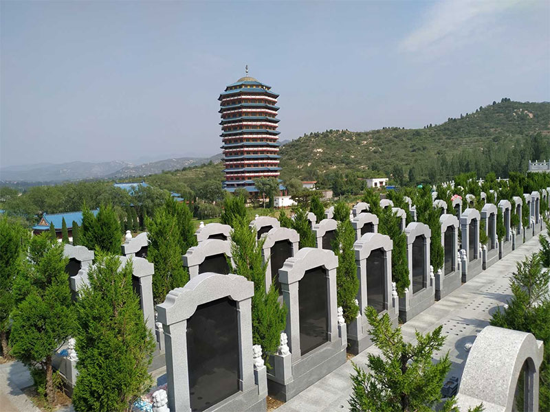 墓地在古代与现代都有着特殊的意义