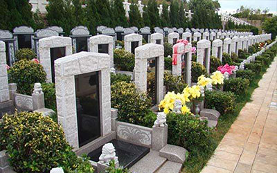 昆明墓地立碑的讲究