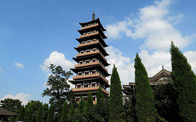 灵塔——收藏活佛、上师法体或骨灰的佛塔