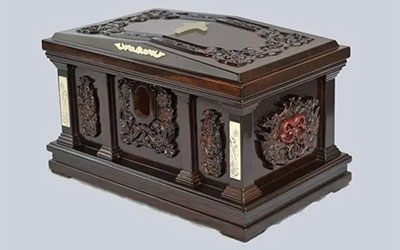 人在殡仪馆火化后，骨灰是否可以让亲人带回家？