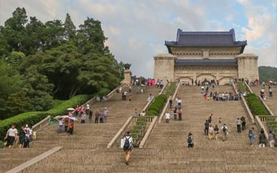 南京“中山陵园风景区”——中国近代建筑史上的第一陵