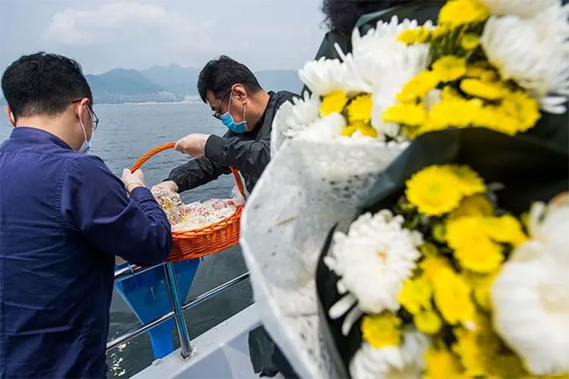 骨灰撒海-骨灰海葬有顾虑的家庭看过来