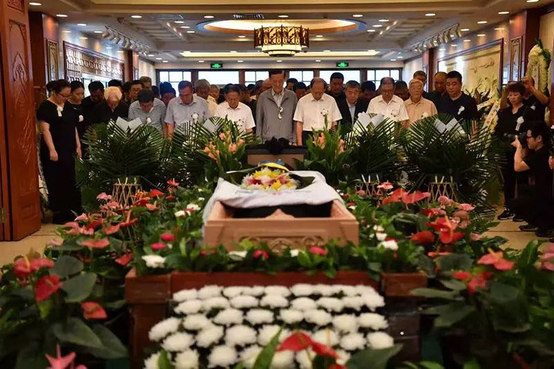 开追悼会有哪些程序