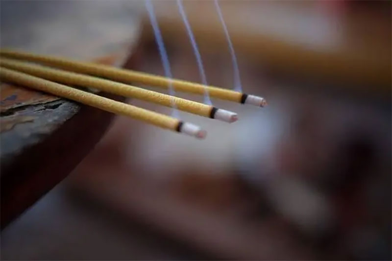 给刚过世老人上香的流程、方法以及意义