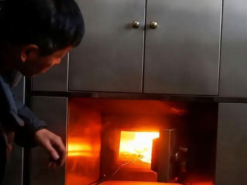 火葬场什么遗体都敢烧吗？火葬场员工：给再多钱也不敢烧1种遗体
