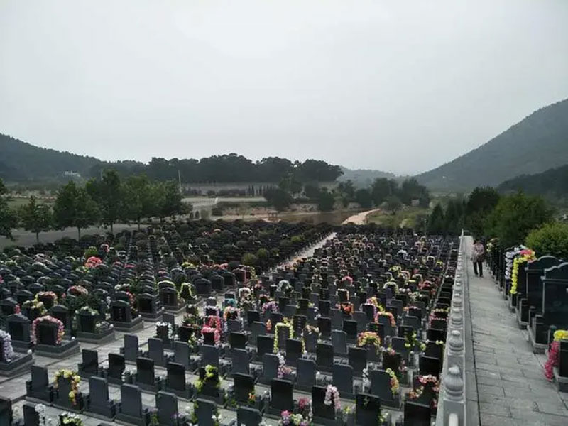 春节过后，昆明陵园墓地价格会上涨吗？昆明陵园一般在哪个月涨价？