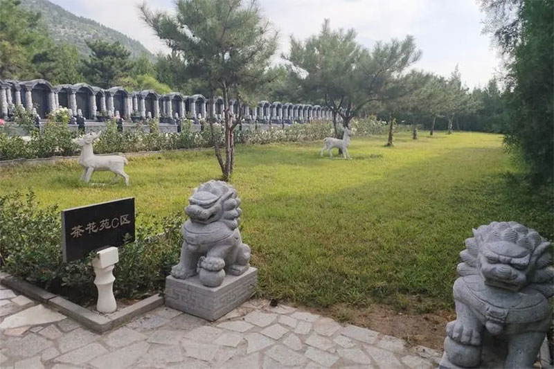 墓前放狮子还是麒麟好