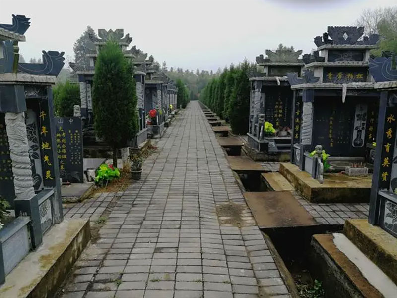 出大官的坟地，祖坟出大官的征兆