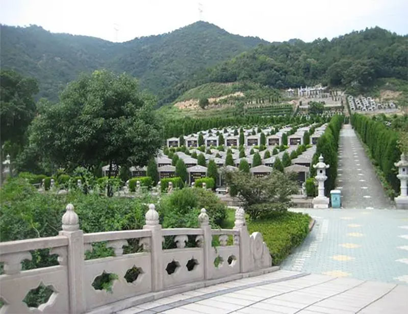 坟墓风水与空间的自然联系主要体现