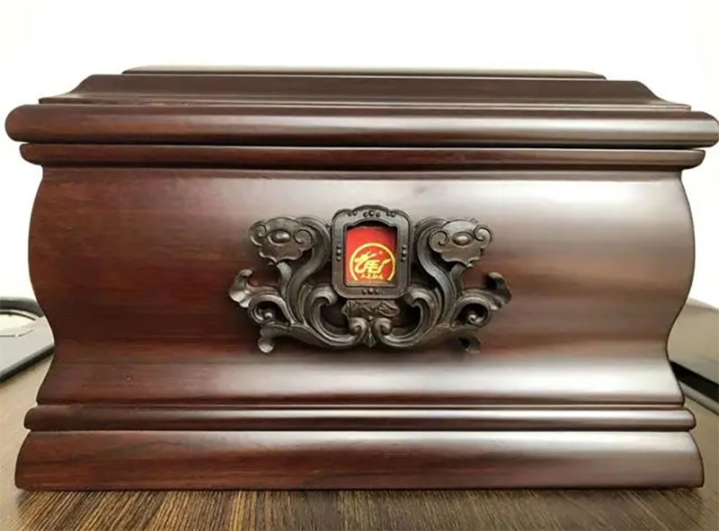 给骨灰盒打伞是什么人？有什么讲究？