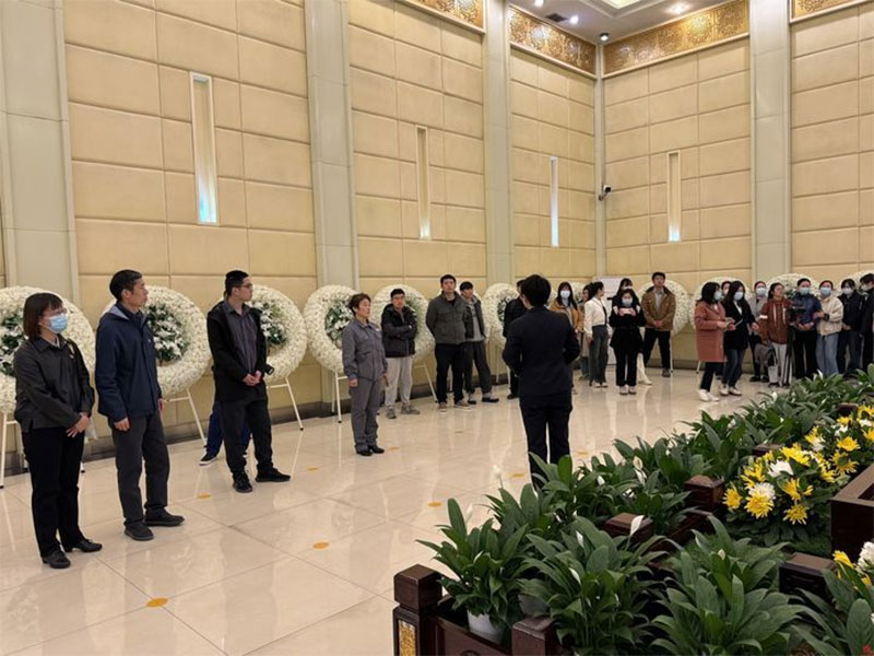 前往殡仪馆参加葬礼要注意什么