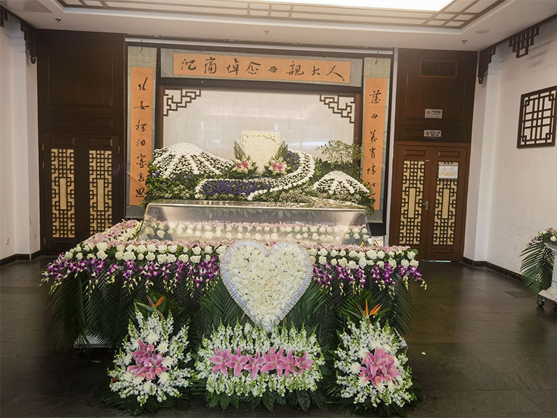 中式葬礼和西式葬礼哪个好？中式葬礼和西式葬礼的区别