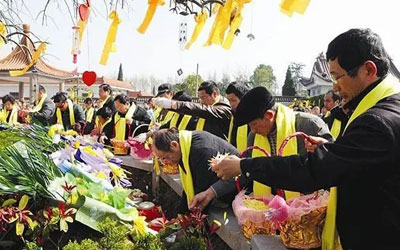 对现代殡葬服务标准化建设的探讨