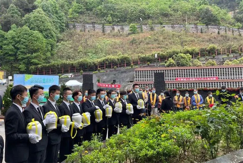 昆明寄存灵骨下葬的流程