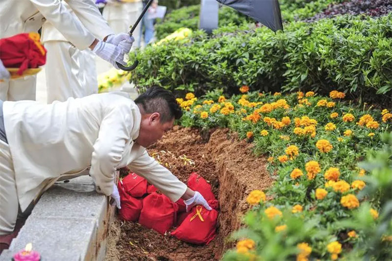 殡仪知识:骨灰安葬的流程