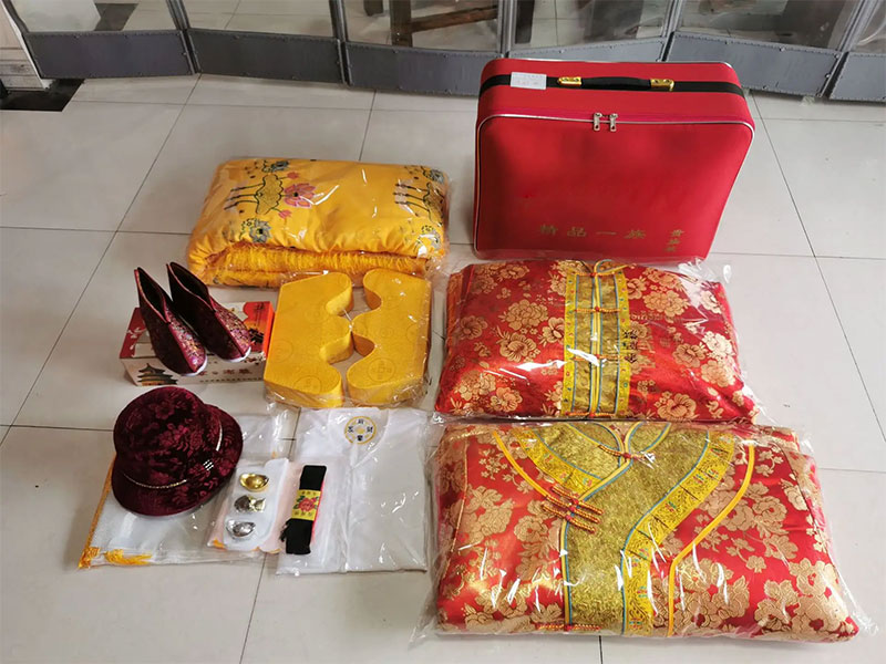 昆明殡葬寿衣怎么选,寿衣有哪些款式的