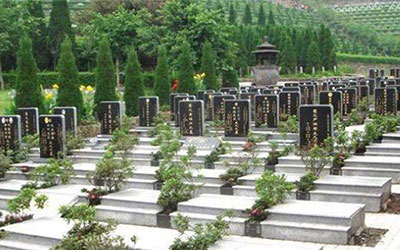 关于灵骨下葬的讲究