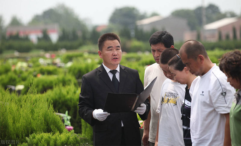 以平常心对待殡葬从业者