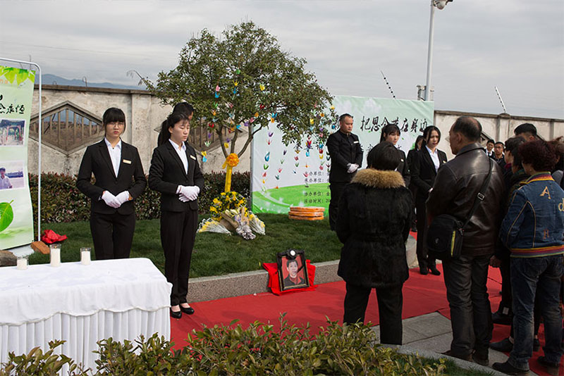 殡仪服务内容包含有哪些?殡葬服务内容流程指南