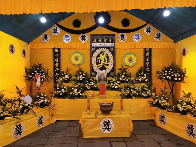 殡葬一条龙服务中的灵堂布置和选购墓地