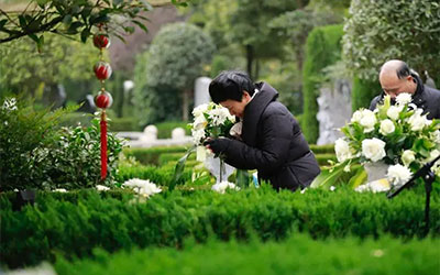 安葬的时间与讲究