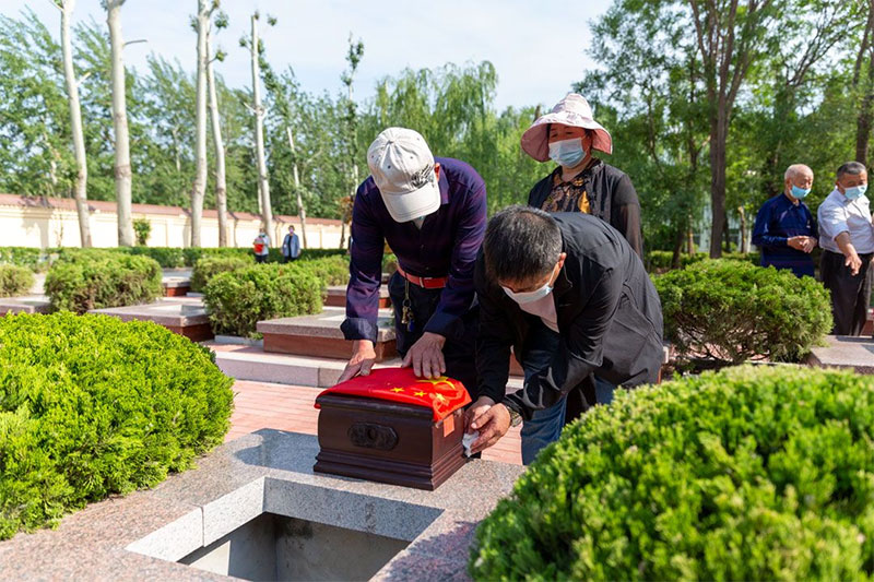 殡葬服务中的安葬的过程