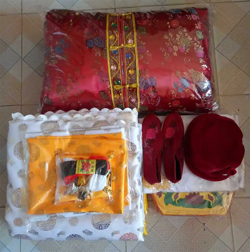 殡葬服务中寿衣的规格及穿戴讲究