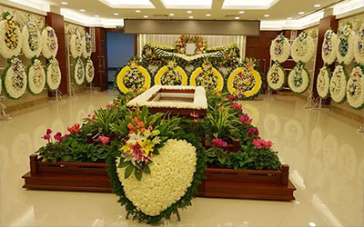 市民在选择昆明殡葬一条龙时需要注意合同条款和责任义务吗？