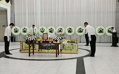 市民在选择昆明殡葬一条龙时如何处理预算和费用问题？