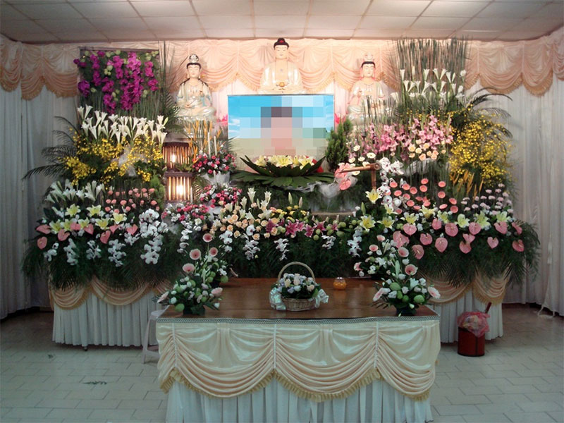 市民选择昆明殡葬一条龙时需要注意合同条款吗