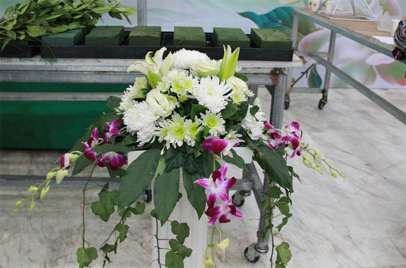 市民在选择丧葬服务时是否可以根据个人宗教信仰选择葬礼仪式