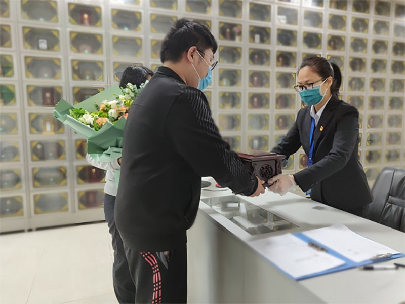 昆明丧葬一条龙是否提供殡仪馆或丧葬用品购买的指导