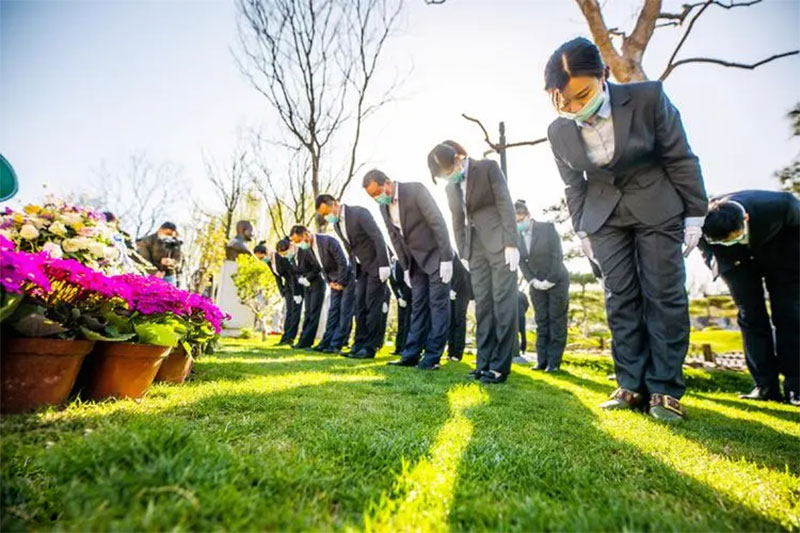 在丧葬过程中，昆明丧葬一条龙是否提供遗体接运服务