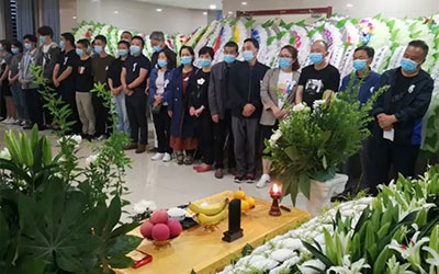 殡葬服务一条龙是否提供悼念仪式和追悼会的组织？