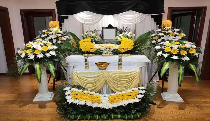 如何与服务机构协商和确定白事一条龙服务的预算