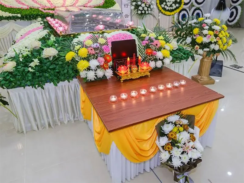 如何预约昆明公墓服务中心的殡葬服务