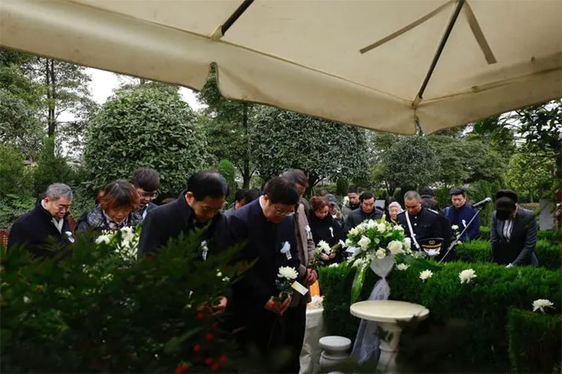 殡葬机构办理后事，省心省力