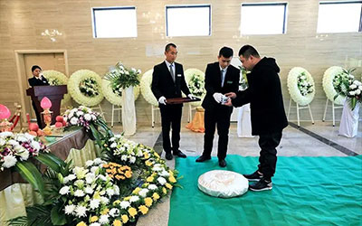 如何选择适合的白事一条龙服务时间和地点？