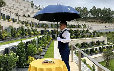 殡葬服务公司是否提供宗教仪式的协助和安排？