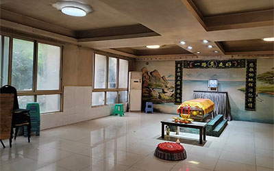 如何了解殡葬服务一条龙的时间安排和紧急响应能力？