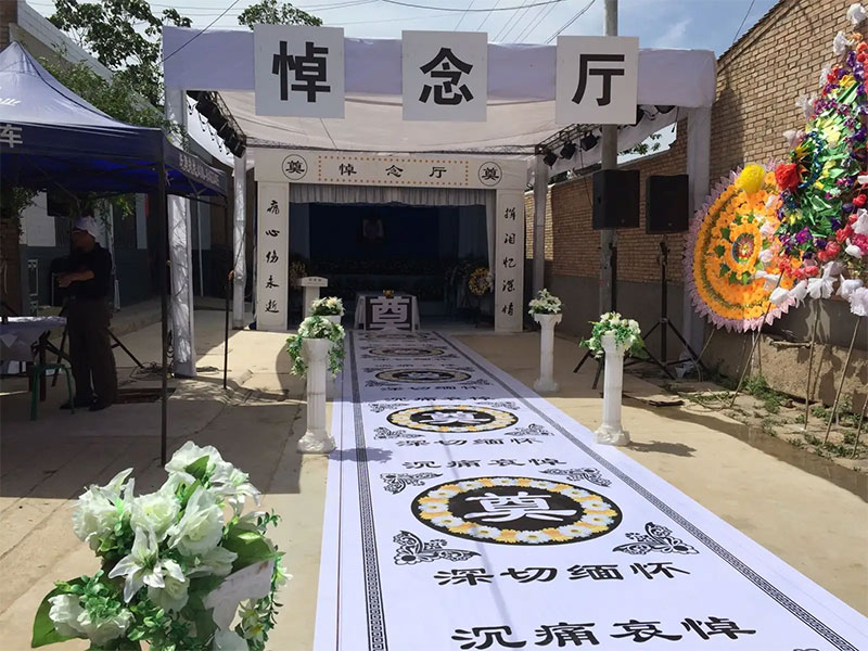 关怀与尊重：昆明殡葬一条龙服务为市民送别逝去的亲人