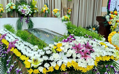 在哪里可以查殡葬一条龙服务价格表？在昆明办普通的一条龙需要多少钱？