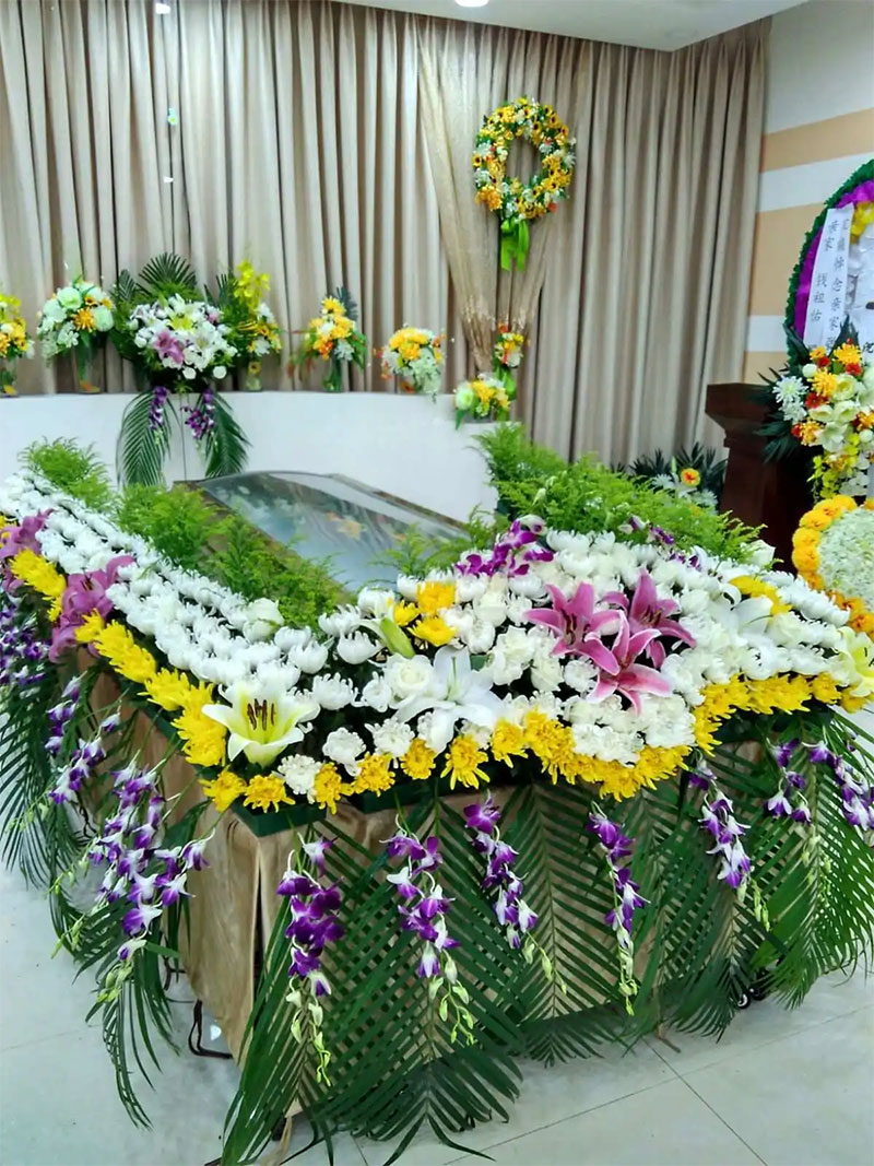 在哪里可以查殡葬一条龙服务价格表？在昆明办普通的一条龙需要多少钱？