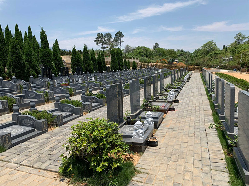 殡葬一条龙包含哪些服务内容？殡仪馆殡葬一条龙葬礼包含花圈吗？