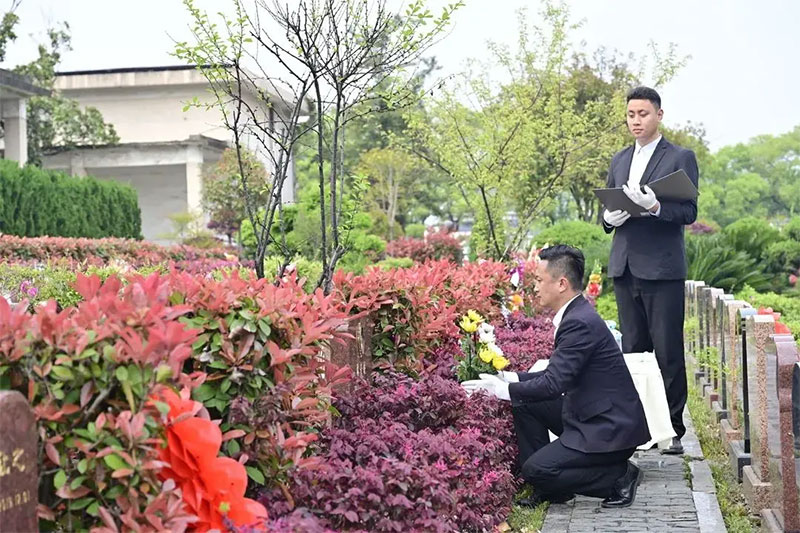 丧事中的殡葬礼仪：尊重逝者，慰藉生者