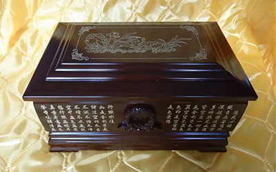 寄存的骨灰盒如何安葬？骨灰下葬流程？