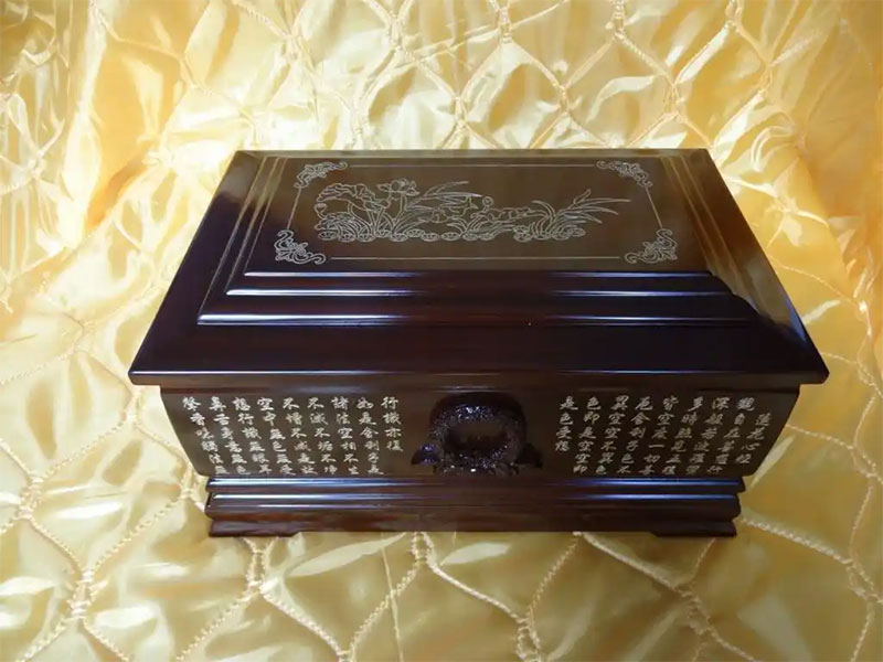 寄存的骨灰盒如何安葬？骨灰下葬流程？