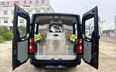 灵车接运遗体收费标准是多少？