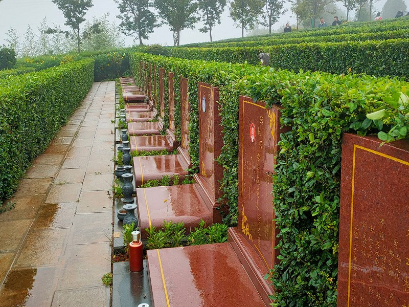 昆明抚仙湖人文纪念园墓区环境 昆明抚仙湖人文纪念园公墓环境